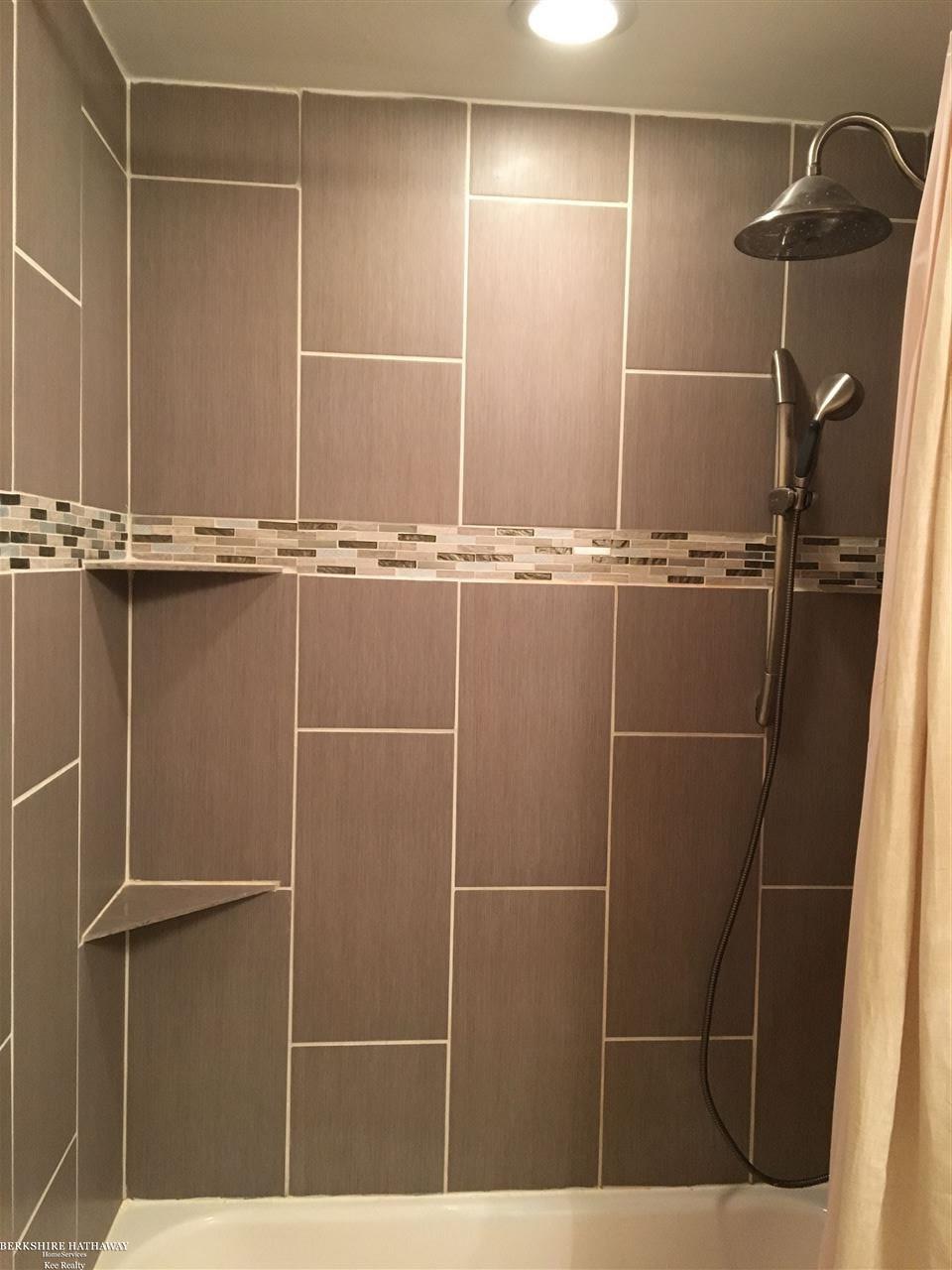 3402 Durham Road Royal Oak, MI 48073 - Photo 19 of 41 31363620-18.JPG