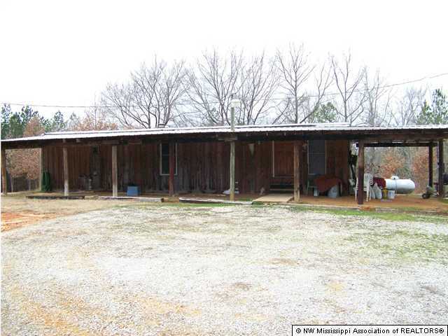 3199 Callicutt Road Waterford, MS 38685 - Photo 1 of 6 Primary Photo