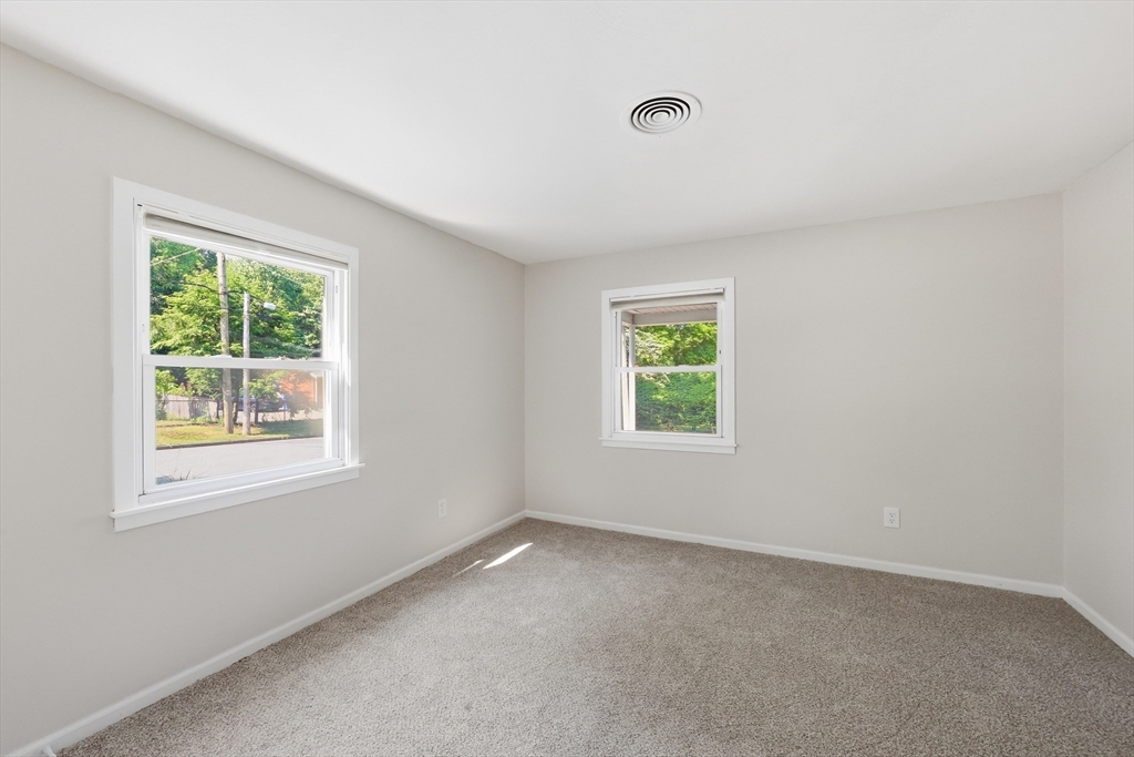 60 Keddy Street Springfield, MA 01109 - Photo 13 of 24