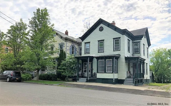 $425,000 | 9 North Franklin Street, Athens Village, NY 12015
