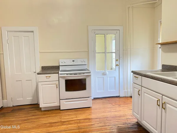 $415,000 | 9 North Franklin Street, Athens Village, NY 12015