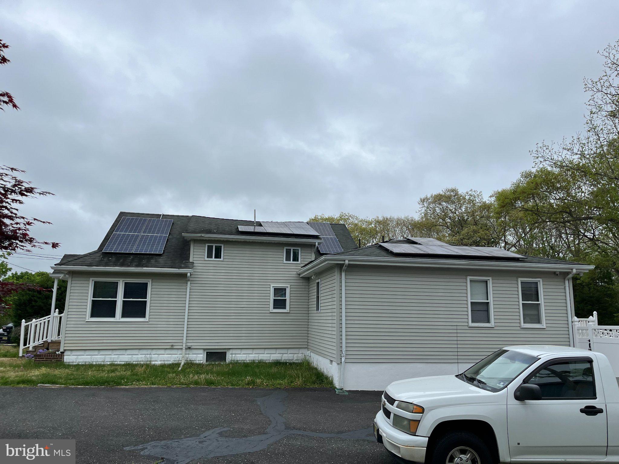 112 1st Avenue Tuckerton, NJ 08087 - Photo 3 of 42 Sustainable living with solar power.