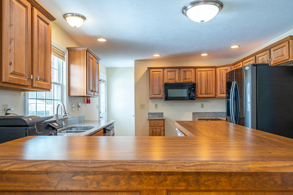 700 Victory Road Springfield, OH 45504 - Photo 4 of 41