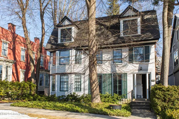 $1,745 | 590 North Broadway, Unit 1, Saratoga Springs, NY 12866