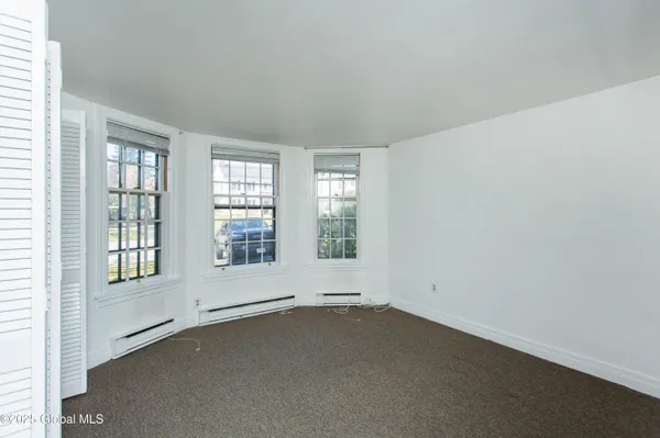$1,745 | 590 North Broadway, Unit 1, Saratoga Springs, NY 12866