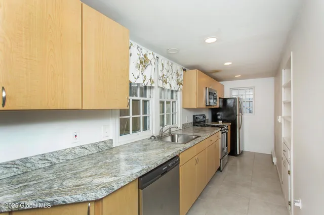 $1,745 | 590 North Broadway, Unit 1, Saratoga Springs, NY 12866