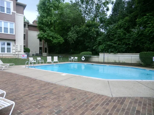 $1,750 | 280 Hillsboro Place, Nashville, TN 37215