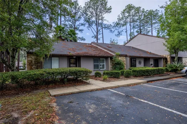 $250,000 | 3711 Northwest 56th Lane, Gainesville, FL 32653