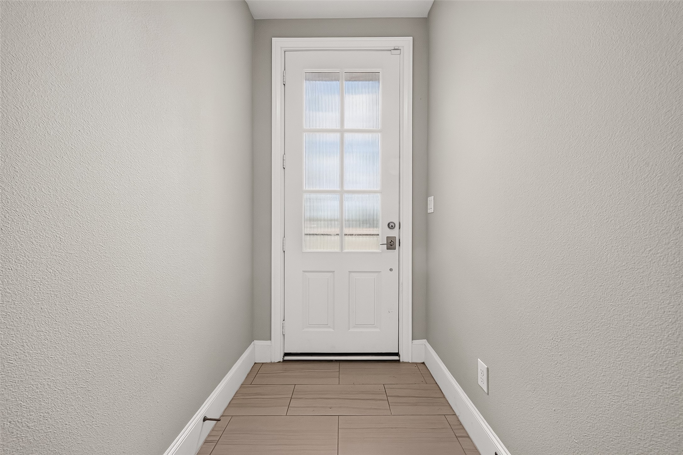 9656 Knight Road Houston, TX 77045 - Photo 3 of 37 Gallery Image 3