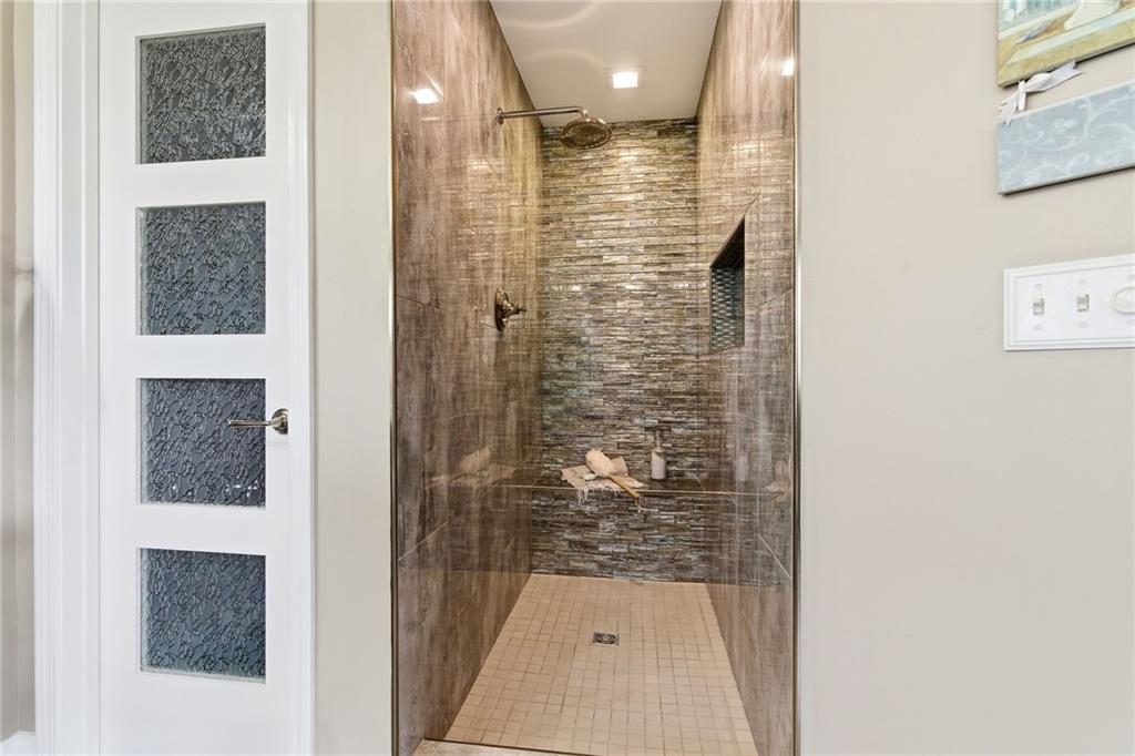 1073 Shady Valley Place Atlanta, GA 30324 - Photo 26 of 37