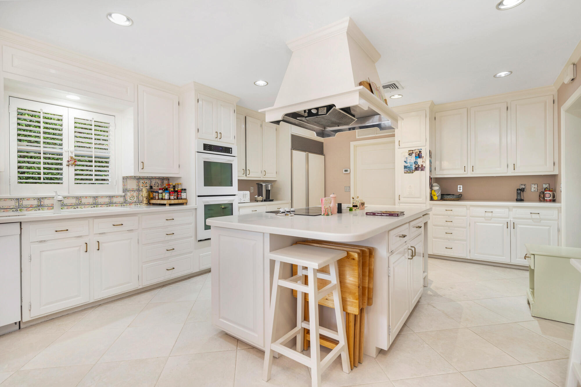 117 Dolphin Road Palm Beach, FL 33480 - Photo 7 of 16 low-15
