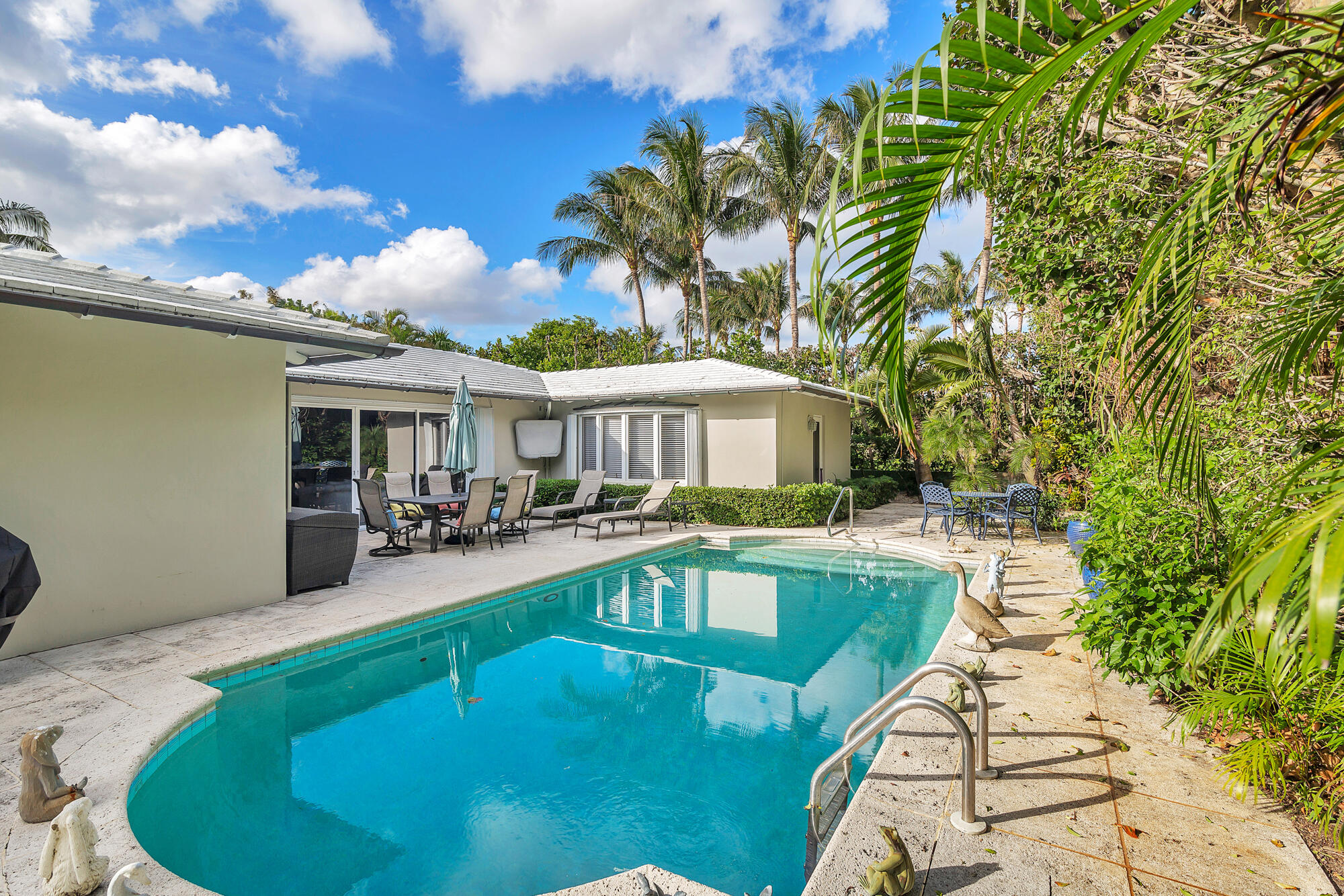 117 Dolphin Road Palm Beach, FL 33480 - Photo 8 of 16 low-6