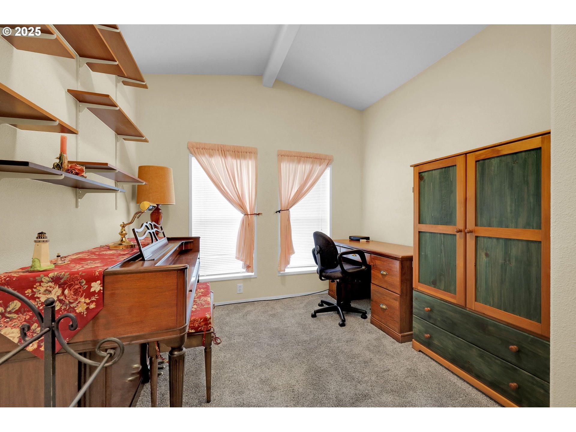 3900 Coburg Road, Unit 95 Eugene, OR 97408 - Photo 14 of 42 a view of a workspace with furniture