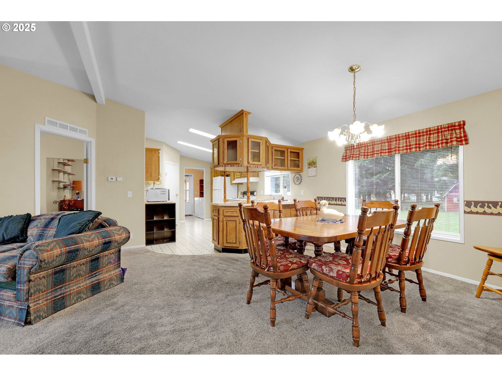 3900 Coburg Road, Unit 95 Eugene, OR 97408 - Photo 21 of 42 a view of a dining room with furniture