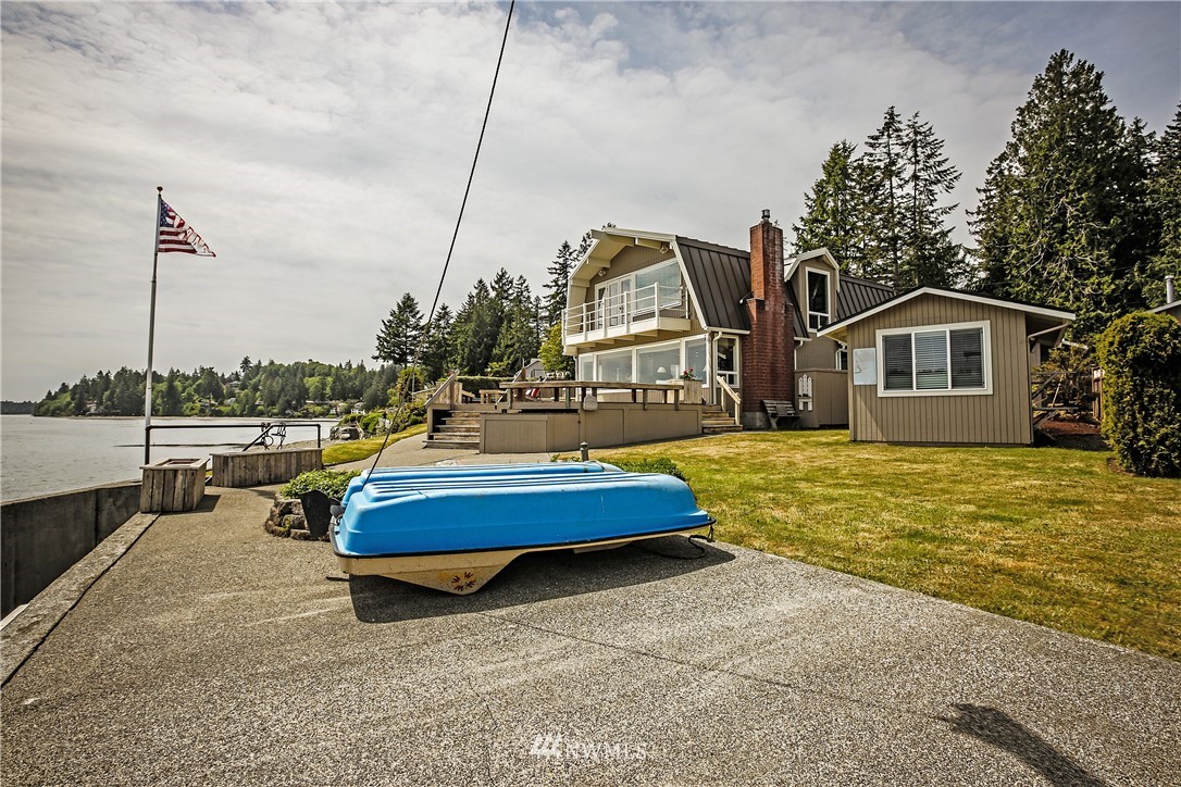 271 Okonek Road Grapeview, WA 98546 - Photo 2 of 25 Gallery Image 2