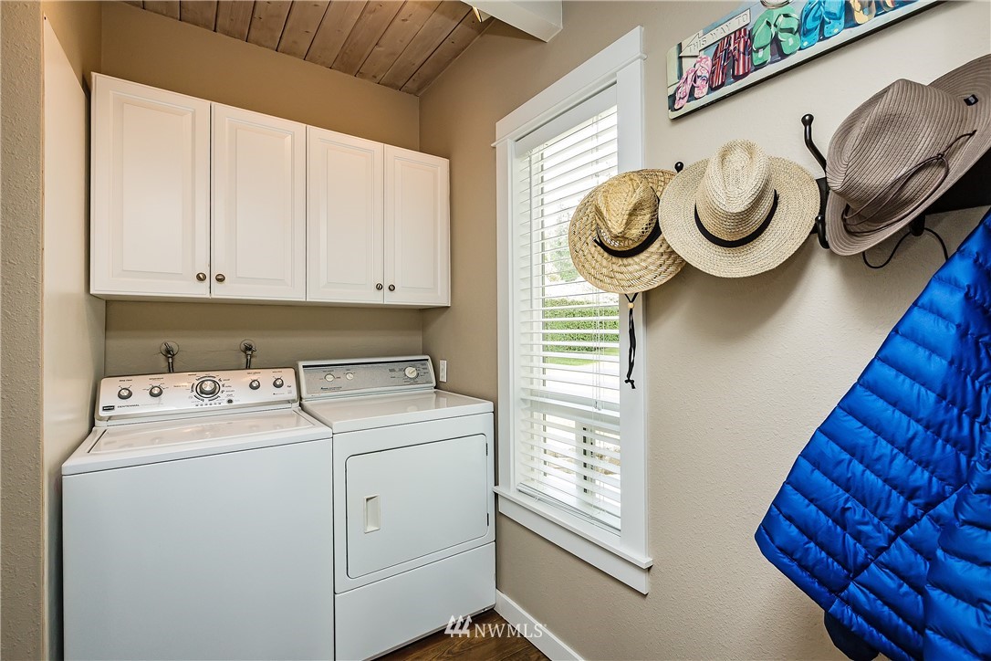 271 Okonek Road Grapeview, WA 98546 - Photo 13 of 25 Gallery Image 13