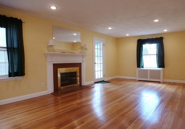 56 Bridle Path Road Springfield, MA 01118 - Photo 3 of 26