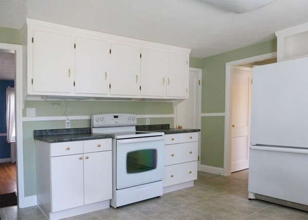 56 Bridle Path Road Springfield, MA 01118 - Photo 7 of 26