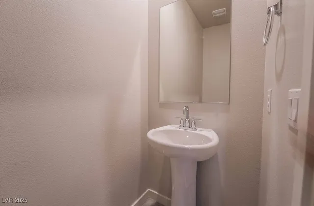 $2,500 | 3823 Corellia Avenue, North Las Vegas, NV 89084