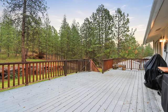 $510,500 | 12914 West Suncrest Circle, Nine Mile Falls, WA 99026