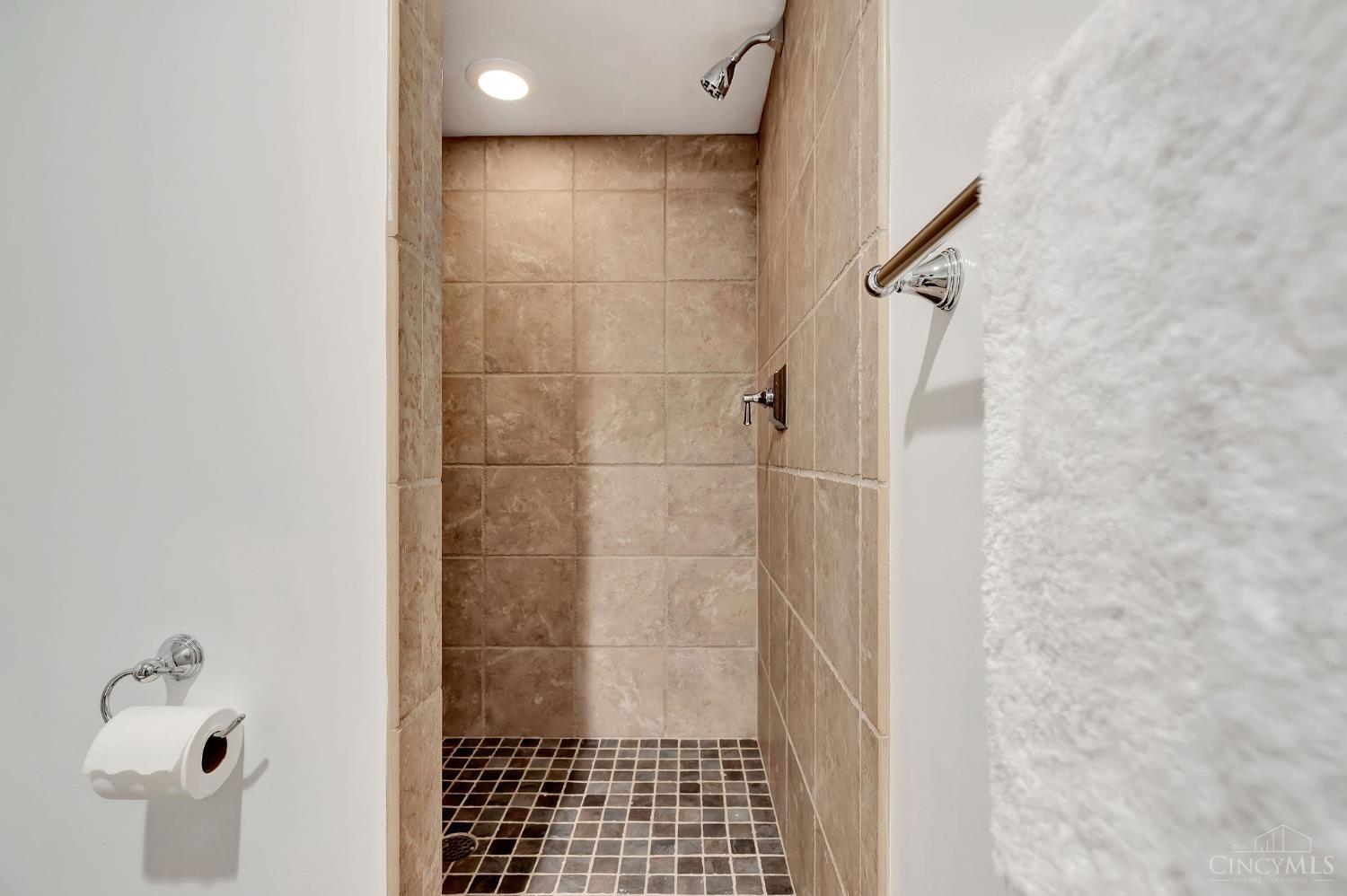 7550 Brill Road Cincinnati, OH 45243 - Photo 44 of 62