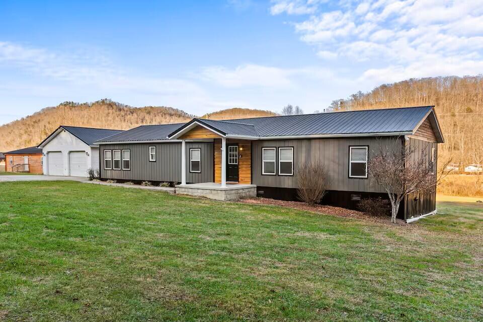 1325 Star Gap Road Stanton, KY 40380 - Photo 2 of 37 df29801f-cd8e-4904-95e1-4be5762d2a11