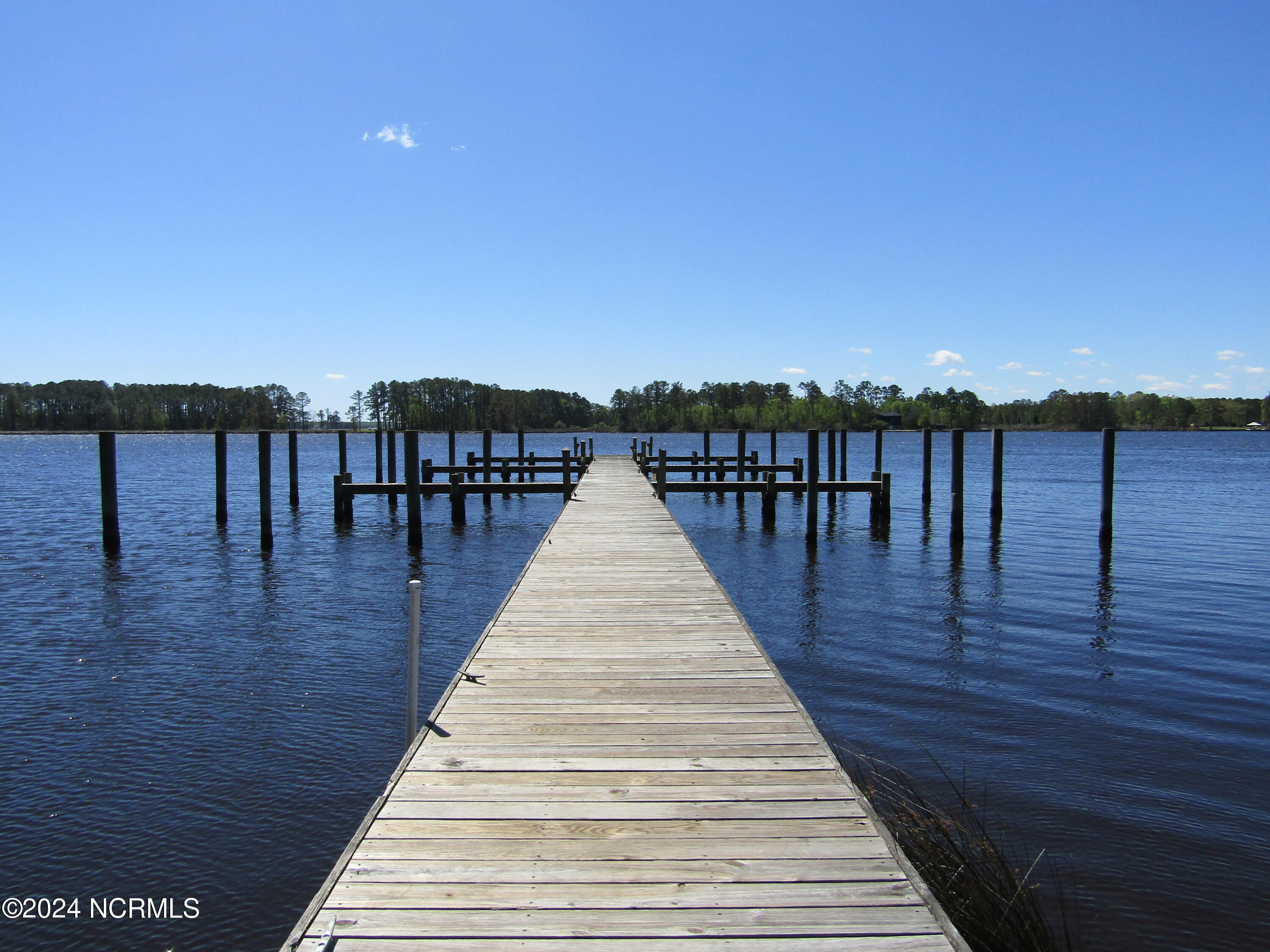 38 Winfield Lane Pinetown, NC 27865 - Photo 2 of 12 View of Community Pier
