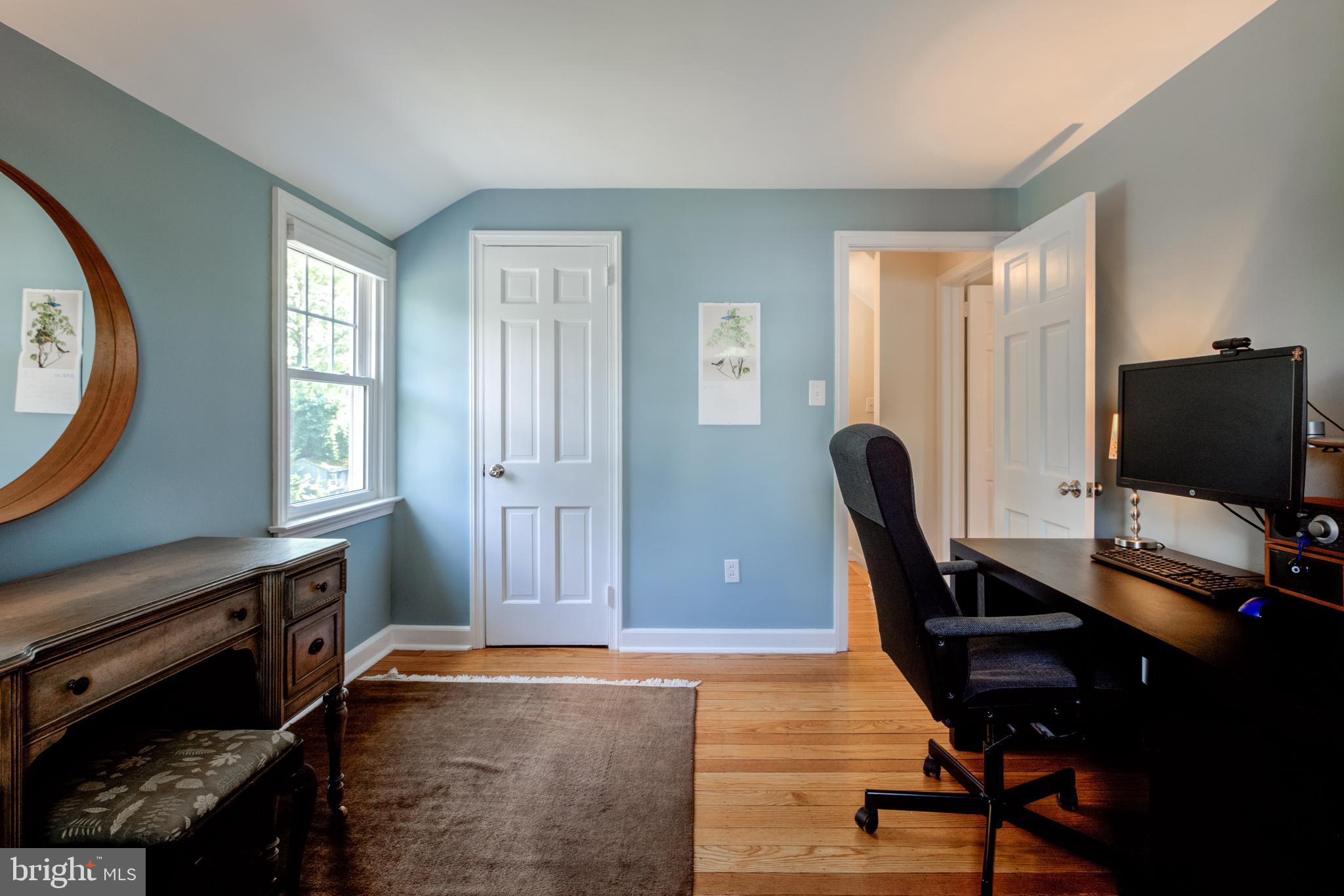 51 Mansion Road Springfield, PA 19064 - Photo 31 of 45 a workspace with furniture and window