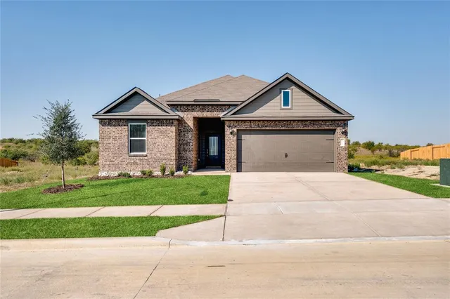 $2,715 | 924 Cawthorne Trail, Fort Worth, TX 76108