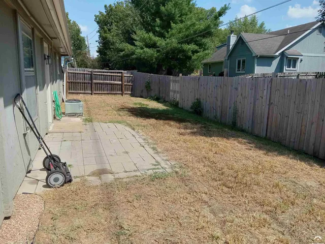 $1,400 | 3241 Glacier Drive, Lawrence, KS 66047