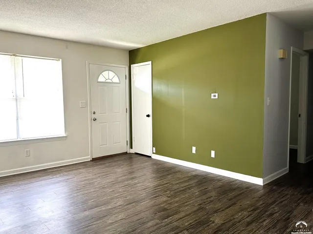 $1,400 | 3241 Glacier Drive, Lawrence, KS 66047