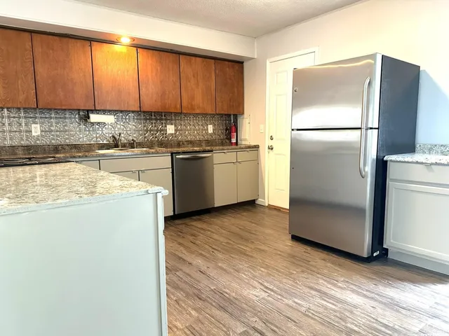 $1,400 | 3241 Glacier Drive, Lawrence, KS 66047