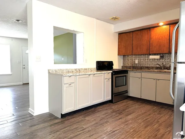 $1,400 | 3241 Glacier Drive, Lawrence, KS 66047