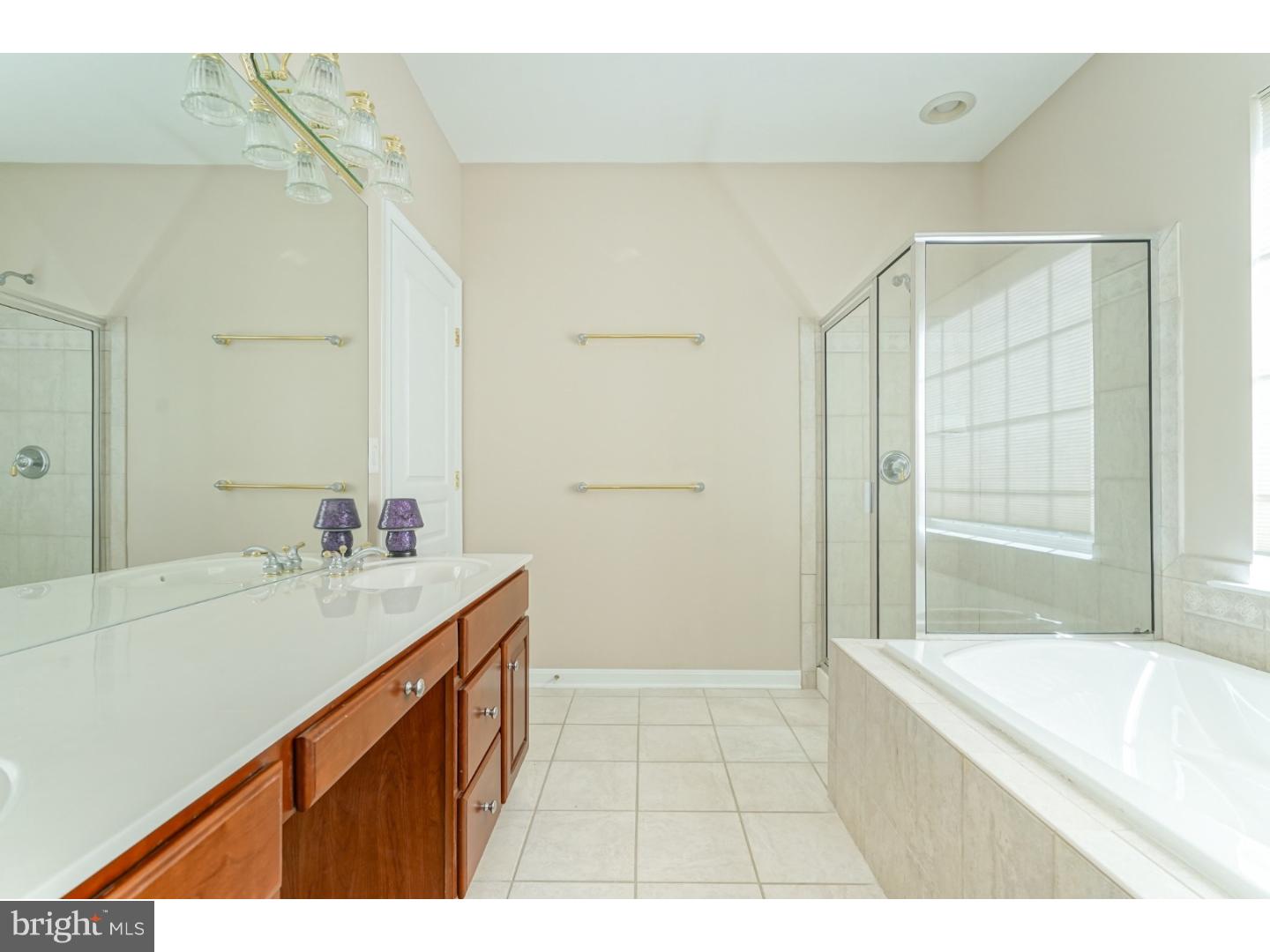 22 Shipps Way Delanco, NJ 08075 - Photo 14 of 25 Master Bathroom