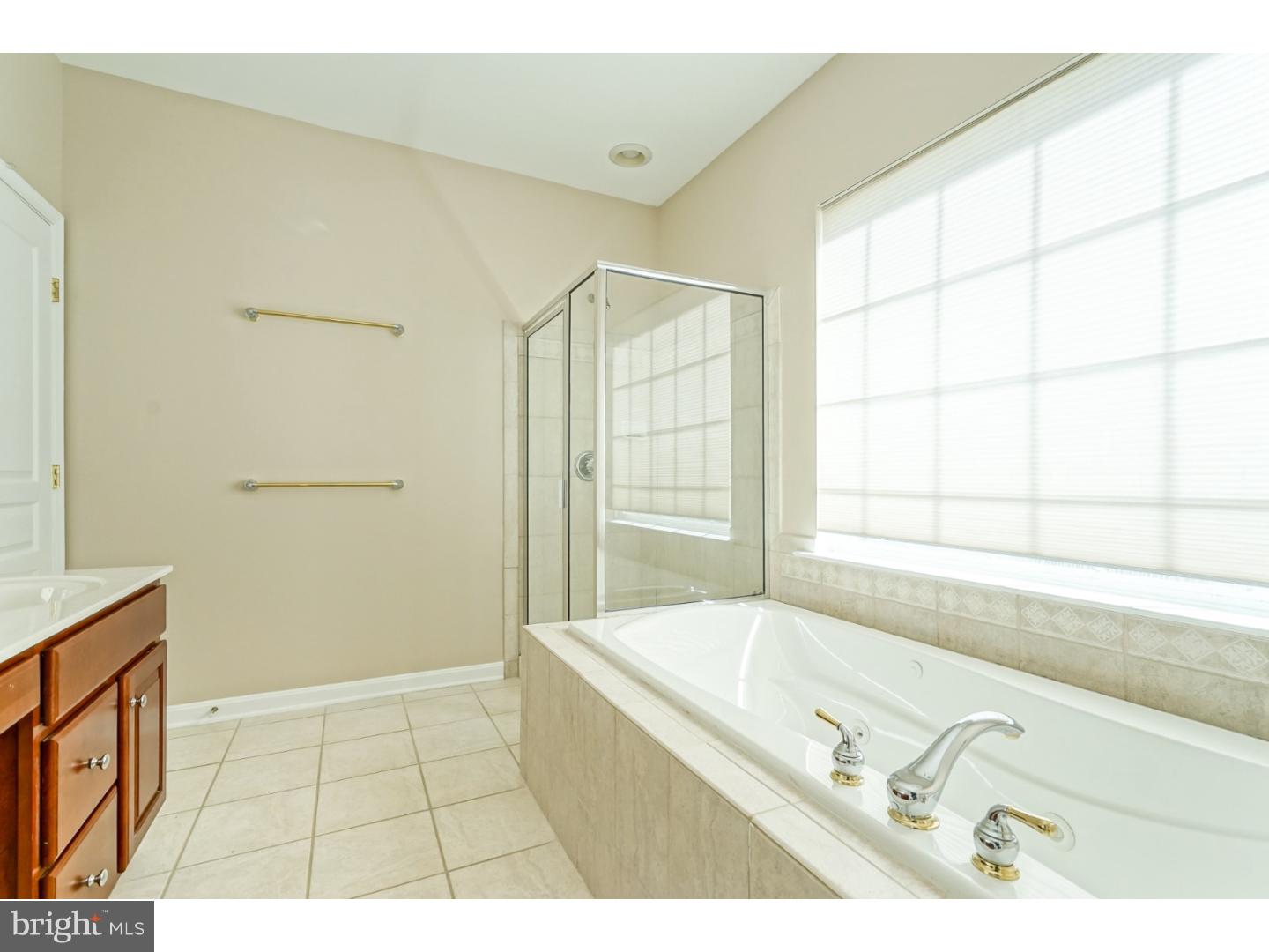 22 Shipps Way Delanco, NJ 08075 - Photo 15 of 25 Master Bathroom