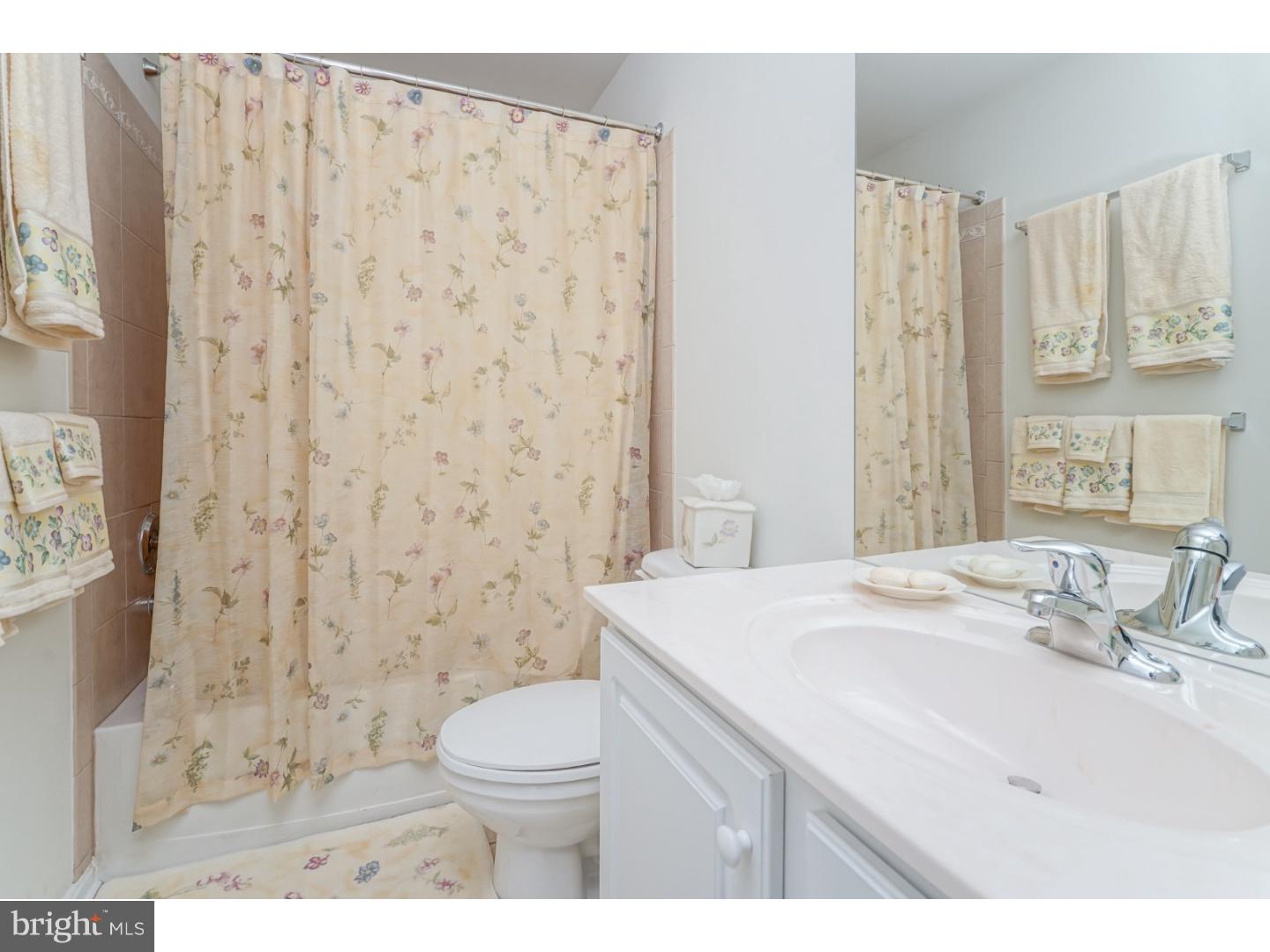 22 Shipps Way Delanco, NJ 08075 - Photo 19 of 25 Bathroom