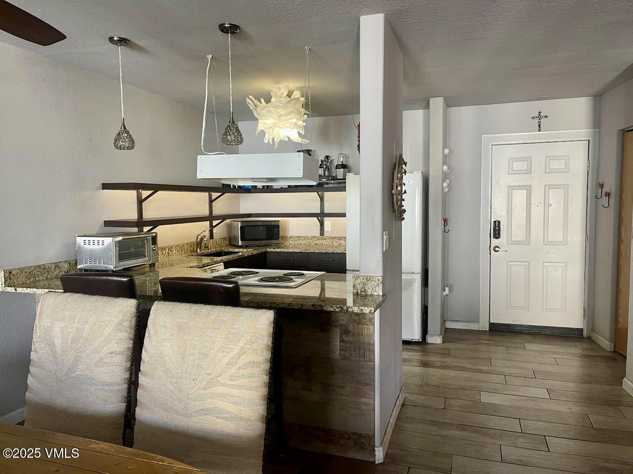 216 Main Street, Unit R301 Edwards, CO 81632 - Photo 9 of 25 e5488433-bad6-4b67-a297-0a4a7c561917