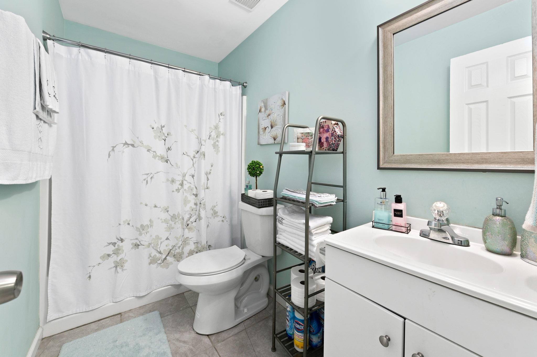 15072 Marem Drive Foley, AL 36535 - Photo 7 of 24 Bathroom 2