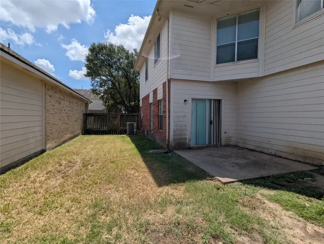 a view of backyard of house