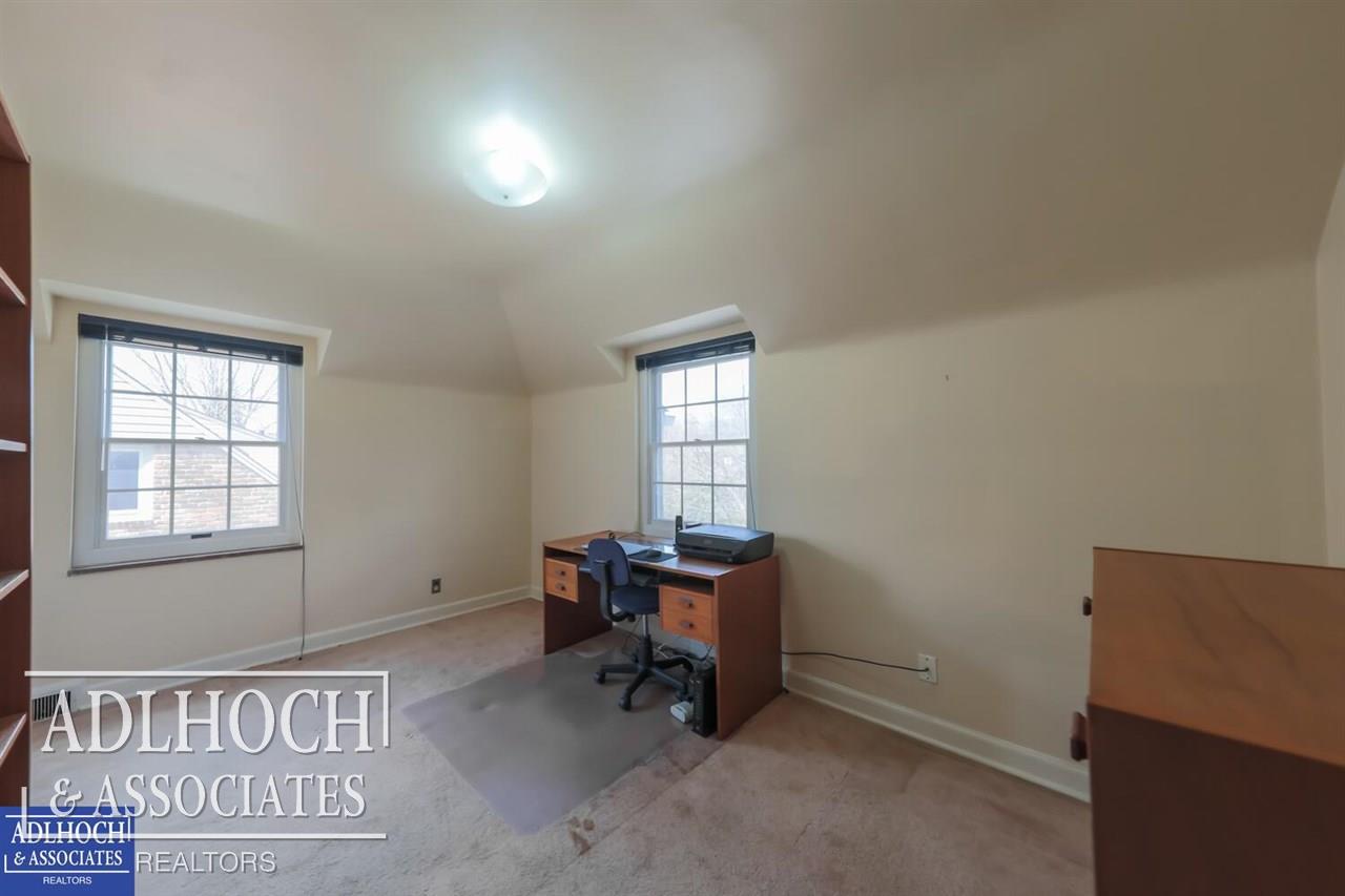 508 Barrington Road Grosse Pointe, MI 48230 - Photo 30 of 39 50070888-29.JPG