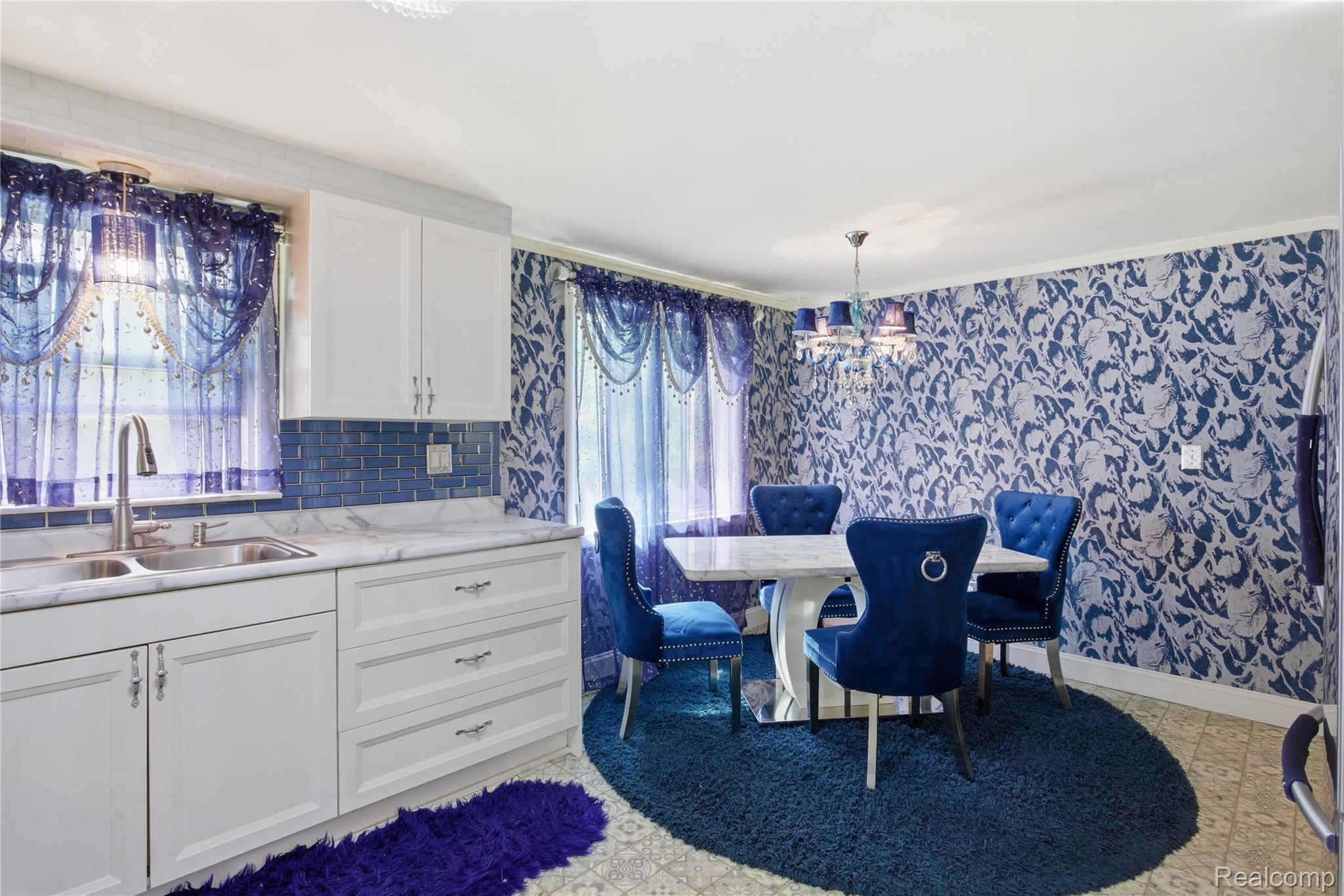 2705 Glendale Road Jackson, MI 49203 - Photo 6 of 57 244A1895.jpg