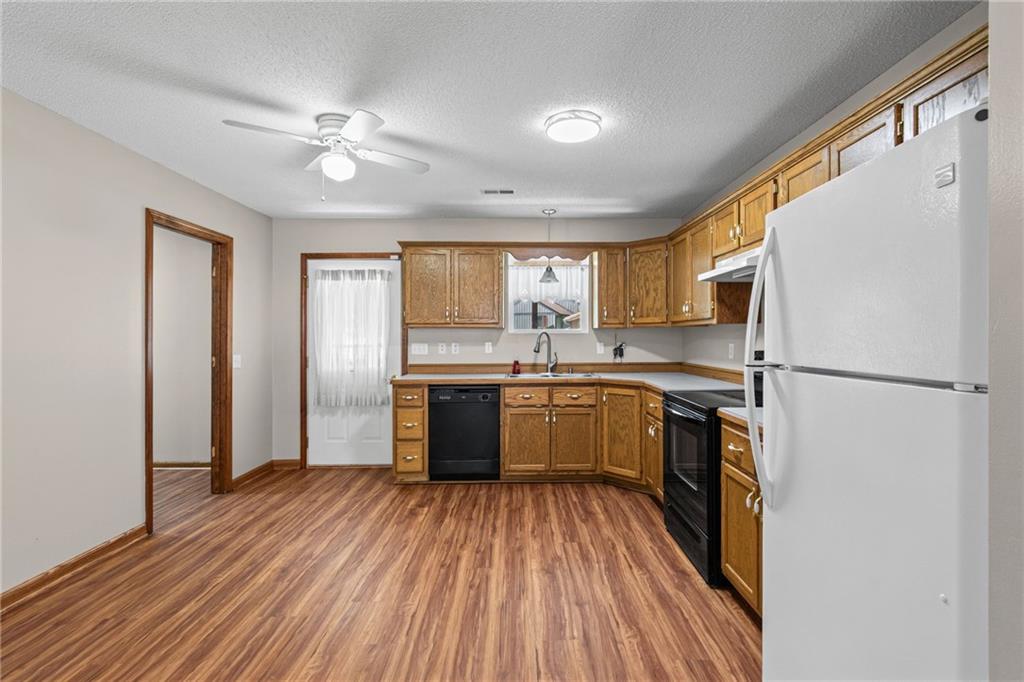 607 West 6th Street Cameron, MO 64429 - Photo 8 of 28