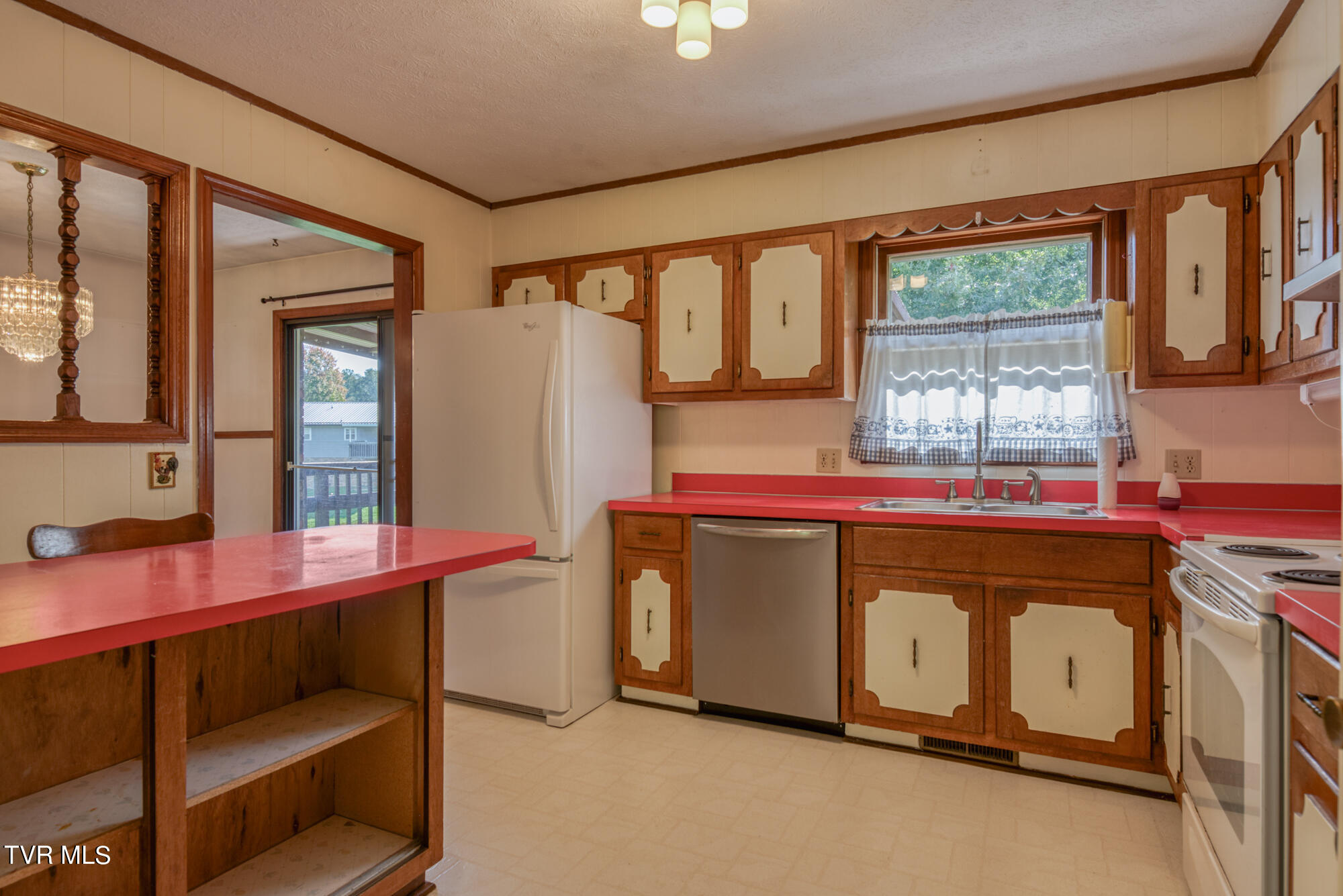 186 Freedom Road Bristol, VA 24201 - Photo 13 of 33 161_3719_9 copy