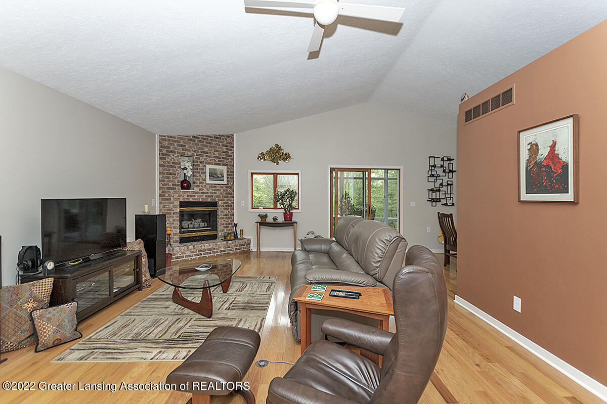 1595 Hatch Road Okemos, MI 48864 - Photo 9 of 37 Great Room