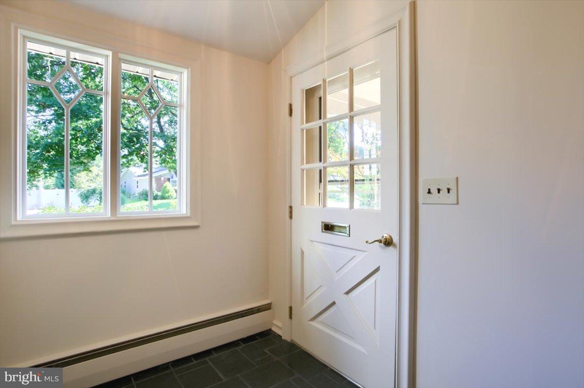 250 Blacksmith Road Camp Hill, PA 17011 - Photo 8 of 39 Bright foyer