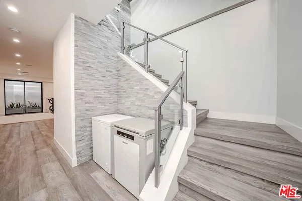 $3,190,000 | 13311 West Magnolia Boulevard, Sherman Oaks, CA 91401