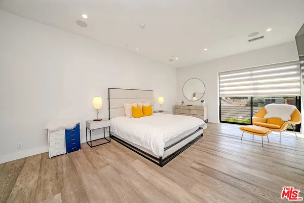 $3,190,000 | 13311 West Magnolia Boulevard, Sherman Oaks, CA 91401