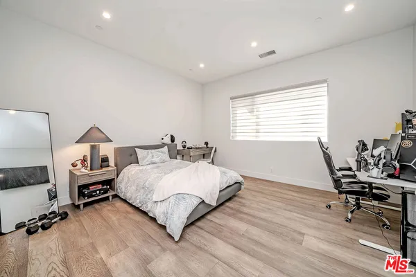 $3,190,000 | 13311 West Magnolia Boulevard, Sherman Oaks, CA 91401