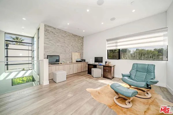 $3,190,000 | 13311 West Magnolia Boulevard, Sherman Oaks, CA 91401