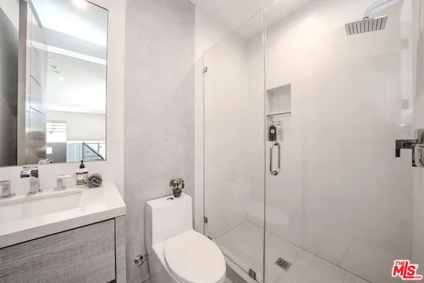 $3,190,000 | 13311 West Magnolia Boulevard, Sherman Oaks, CA 91401